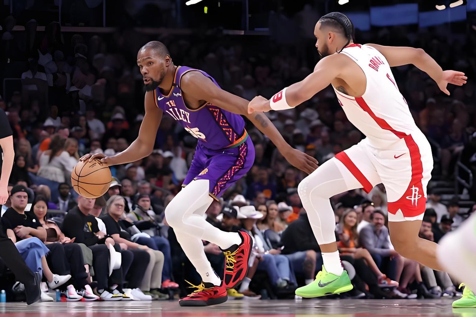 休斯敦火箭训练开放日，加时末段内部沟通引欢呼，荷甲在即，球队文化再被提及的简单介绍