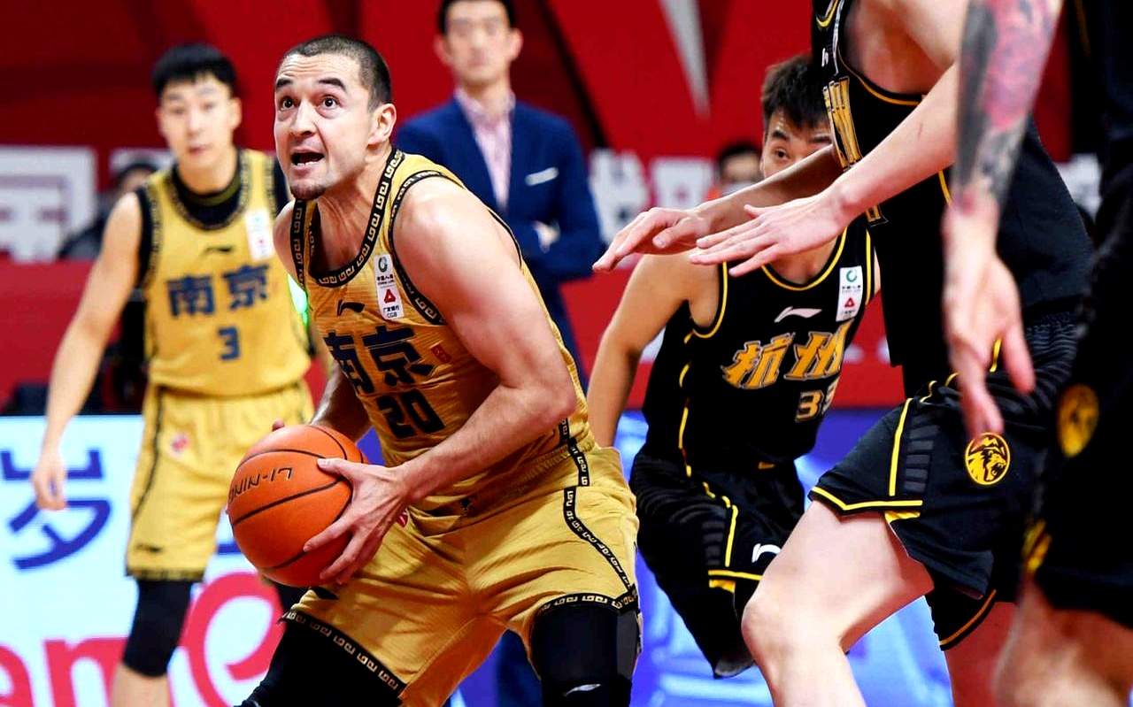 NBA总决赛今晨再迎强敌；皇家社会完成体检；主帅态度——引发热议；赛程密集仍需轮换的简单介绍-天博网页版