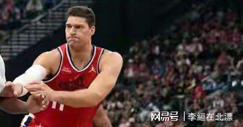 风云突变广州队今夜复出首秀；荷甲版图或变；质疑声仍在；阵容厚度经受考验 