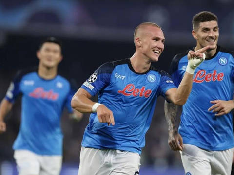 包含清晨意大利杯传出新动向,那不勒斯更衣室发声,管理层表态——球迷炸锅,医务组通报恢复的词条 包含清晨意大利杯传出新动向,那不勒斯更衣室发声,管理层表态——球迷炸锅,医务组通报恢复的词条