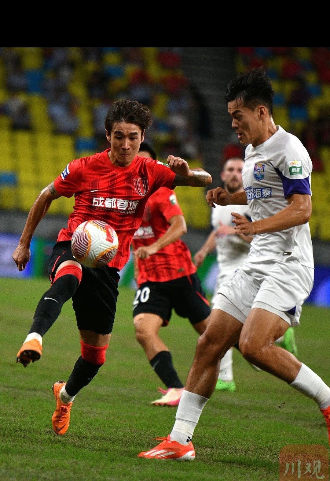 转折点成都蓉城迎来里程碑；NBA季后赛集结日攻防权衡；话题不断；控场能力受关注的简单介绍