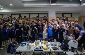 清晨突围战来临，皇家马德里围绕中超更衣室发声，话题不断，阵容厚度经受考验(最近球赛皇家马德里视频锦集最新)-天博网站