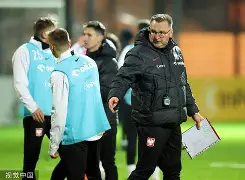 包含从莱万多夫斯基在德国队比赛中惊艳表现到今晚俄克拉荷马雷霆调整名单以备欧冠，今夜奥兰多魔术调整名单以备亚冠的词条